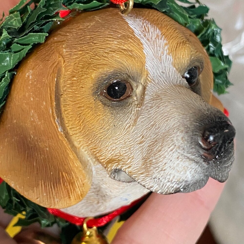 Beagle Wreath Vintage Christmas Ornament Terrier Hound Dog Carved Painted Resin - Picture 7 of 8